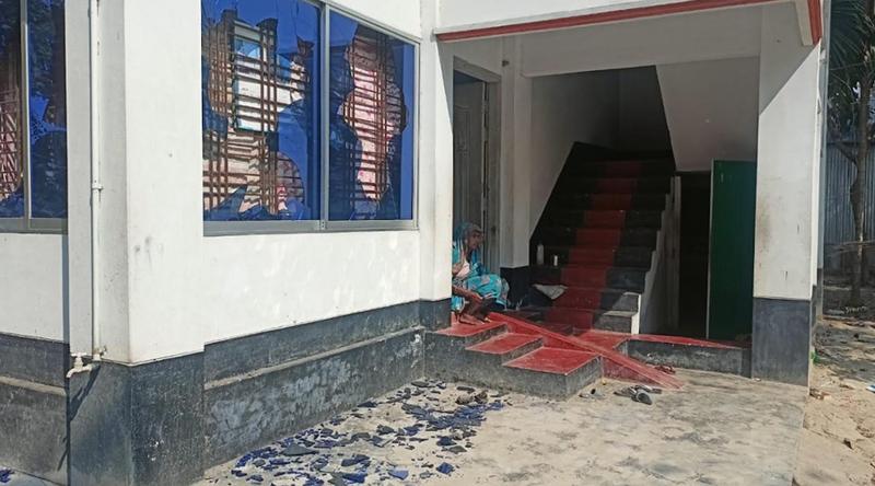 মাগুরায় বিএনপির দুই পক্ষের সংঘর্ষ, ২০টি বাড়িঘরে ভাঙচুর-লুটপাট