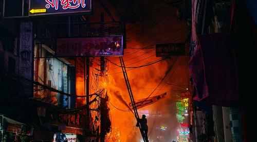 চট্টগ্রামের টেরিবাজারে আগুন