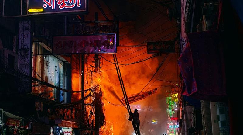 চট্টগ্রামের টেরিবাজারে আগুন