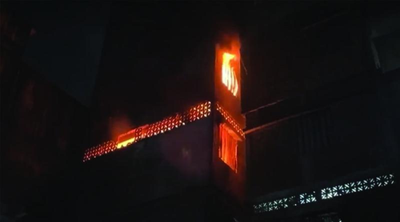 পুরান ঢাকার জুতার কারখানার আগুন নিয়ন্ত্রণে