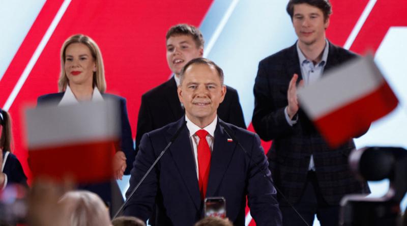 পোল্যান্ডেরও পারমাণবিক অস্ত্র থাকা উচিত: ক্যারোল নওরোকি