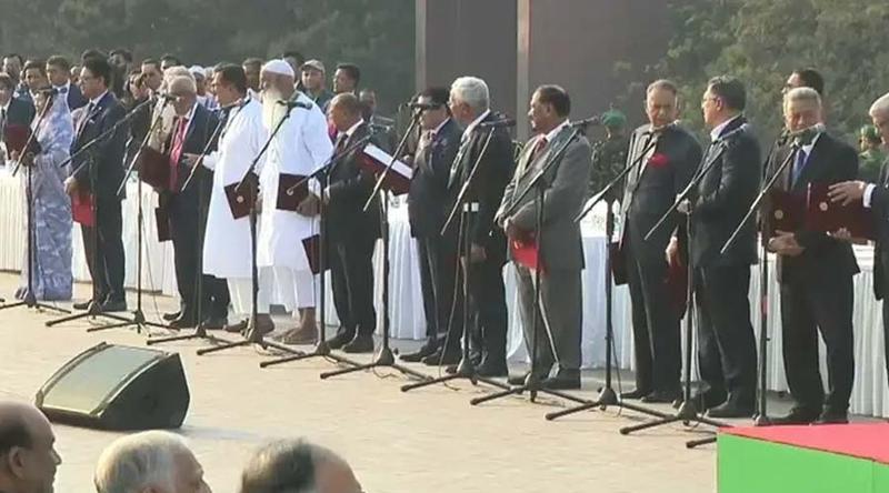 সরকার গঠনে শপথ নিলেন ২৫ মন্ত্রী