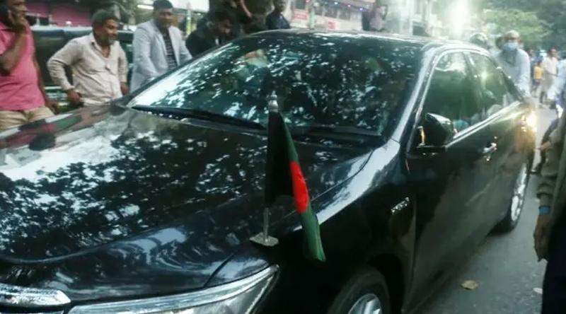 লাল-সবুজের পতাকাবাহী গাড়িতে সংসদ ছাড়লেন মন্ত্রী-প্রতিমন্ত্রীরা