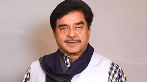 ‘খামোশ’ সংলাপ নিয়ে আদালতে শত্রুঘ্ন সিনহা!