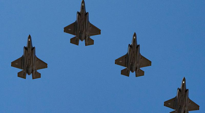 মধ্যপ্রাচ্যে ৫০টির বেশি যুদ্ধবিমান নিয়ে এসেছে যুক্তরাষ্ট্র