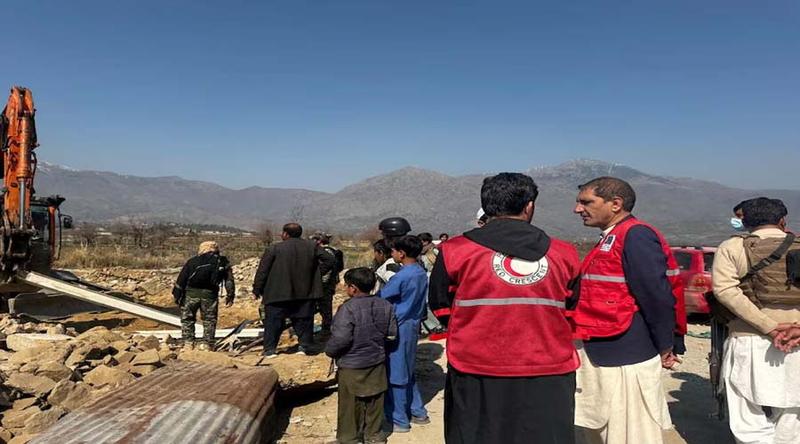 পাকিস্তানে সশস্ত্র গোষ্ঠীর বোমা হামলা, ১১ সেনা নিহত