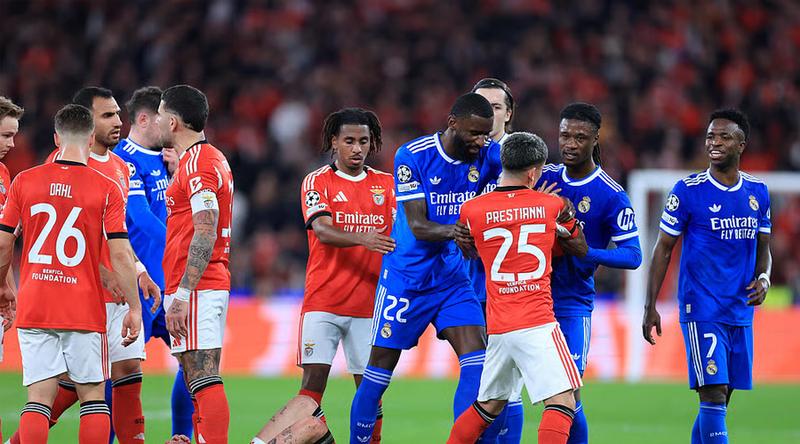 ভিনিসিয়ুসকে ৫ বার ‘বানর’ ডেকেছেন আর্জেন্টাইন খেলোয়াড়!