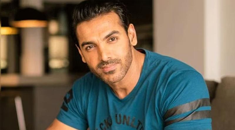 নায়িকাদের চেয়ে নায়কদের সঙ্গেই স্বাচ্ছন্দ্য বোধ করেন জন