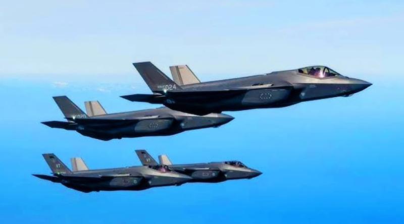একদিনেই ইরানে ৫০ যুদ্ধবিমান পাঠাল যুক্তরাষ্ট্র