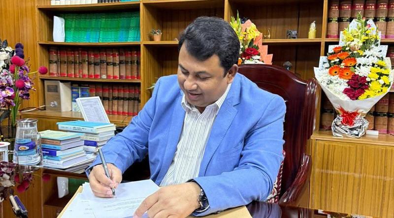 আইনমন্ত্রী মো. আসাদুজ্জামানের  একান্ত সচিব হলেন ঢাকার সিজিএম