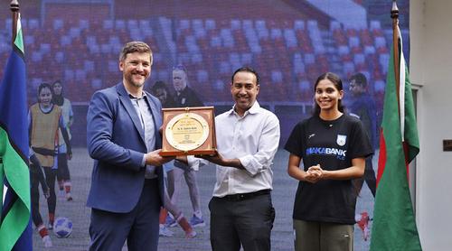 বাংলাদেশ নারী ফুটবল দলকে শুভকামনা অস্ট্রেলিয়া হাই কমিশনের