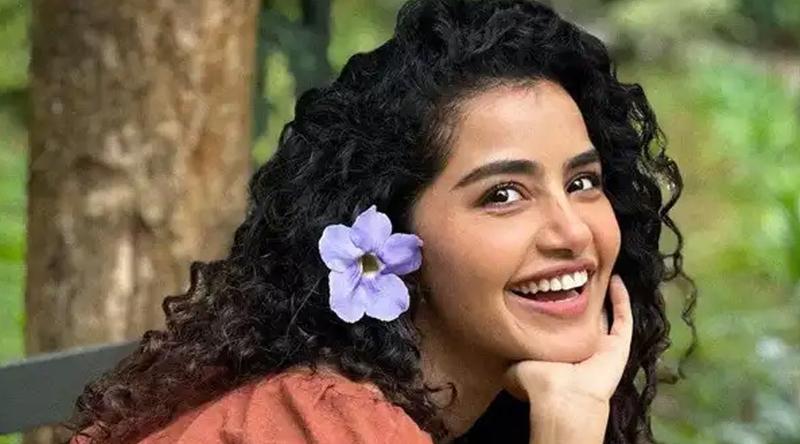 জন্মদিনে ভালোবাসায় সিক্ত অনুপমা