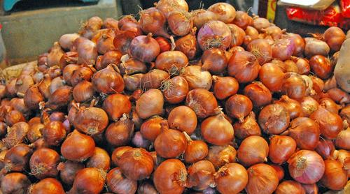 রমজানের প্রথম দিনেই রাজধানীতে উত্তপ্ত পেঁয়াজের বাজার