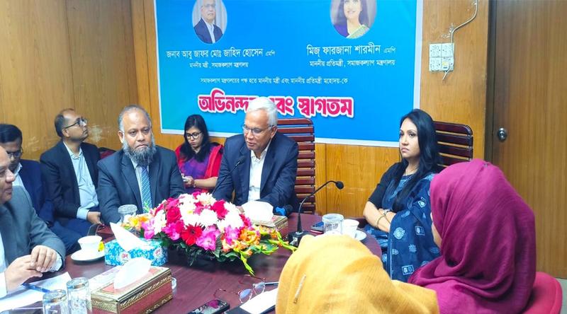 ফ্যামিলি কার্ড সরাসরি নারীদের হাতে দেয়া হবে: সমাজকল্যাণমন্ত্রী