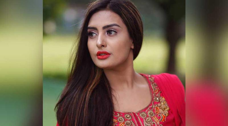 স্বামীসহ চিত্রনায়িকা রুবিনা নিঝুমের বিরুদ্ধে গ্রেপ্তারি পরোয়ানা জারি