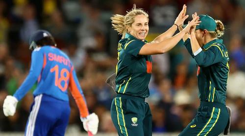 ভারতকে হারিয়ে সিরিজে সমতা ফেরাল অস্ট্রেলিয়া