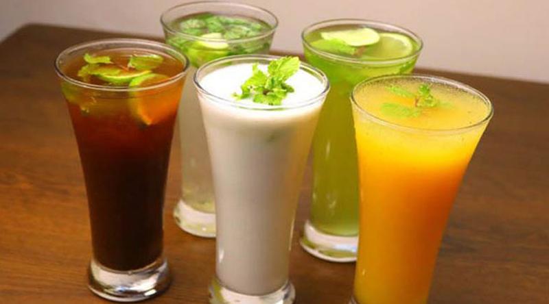 ইফতারে শরবত তৈরিতে চিনি মেশাচ্ছেন, কী ক্ষতি জানেন?