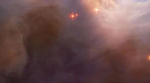 মহাকাশে ভাসছে নীল ও গোলাপি রঙের আলোকমেঘ