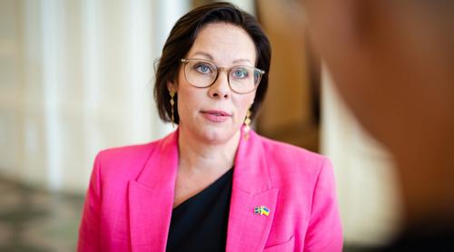 সুইডেনের নাগরিকদের ইরান ছাড়ার নির্দেশ