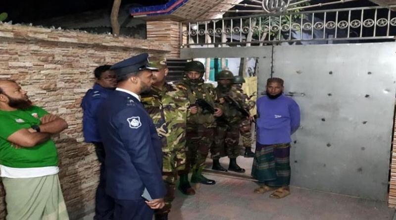 চাঁদা না দেওয়ায় জুটমিল মালিকের বাড়িতে ককটেল বিস্ফোরণ