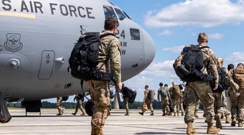 কাতার এবং বাহরাইনের ঘাঁটি থেকে সেনা সরিয়ে ‍নিচ্ছে যুক্তরাষ্ট্র!