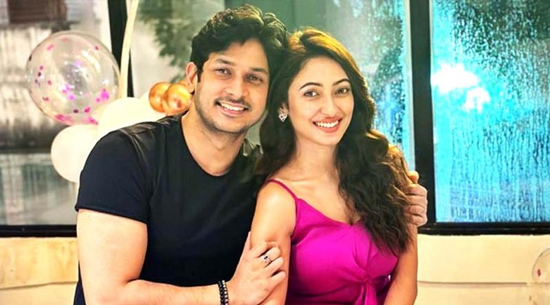 অভিনয় নয়, ব্যবসায় মন অভিনেত্রী আয়ুসীর!