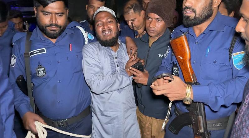 প্যারোলে মুক্তি পেয়ে বাবার জানাজায় ছাত্রদল নেতা