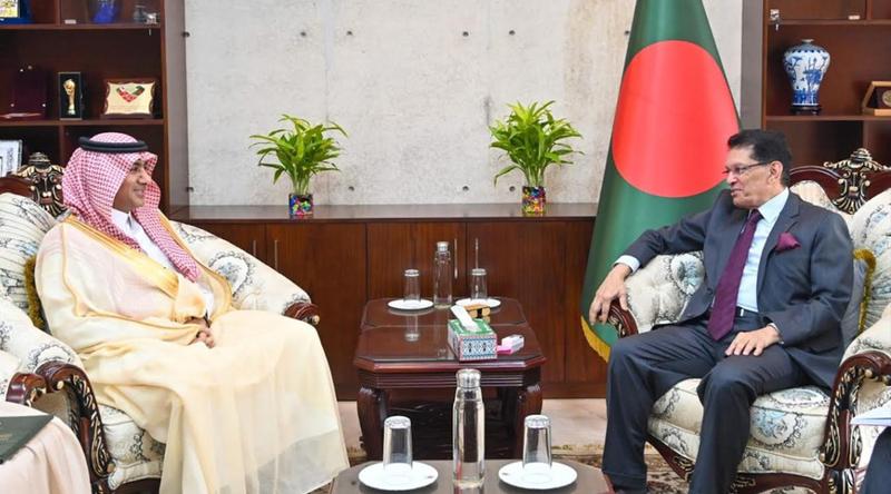পররাষ্ট্রমন্ত্রী-প্রতিমন্ত্রীর প্রথম সাক্ষাৎ পেলেন সৌদি রাষ্ট্রদূত