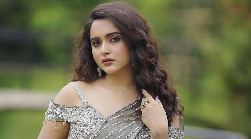 অফ-স্ক্রিনে আমাদের রসায়ন খুব চমৎকার : কেয়া পায়েল