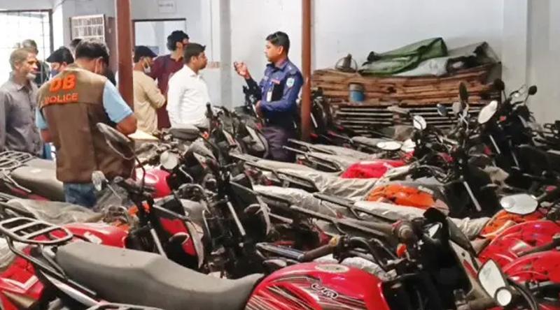 যশোরে ৭৭টি আমেরিকান মোটরসাইকেল উদ্ধার, গোডাউন সিলগালা