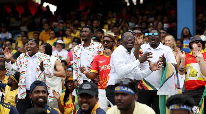অর্থ সংকটে খেলা দেখা নিয়ে অনিশ্চয়তায় জিম্বাবুয়ের সমর্থকরা