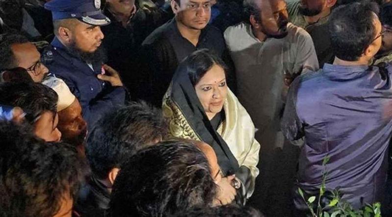 ব্রাহ্মণবাড়িয়ায় শহিদ মিনারে শ্রদ্ধা নিবেদনে রুমিন ফারহানাকে বাধা, ১৫০ জনের বিরুদ্ধে মামলা