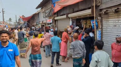 পটুয়াখালীতে বাজার মনিটরিং কার্যক্রমে বিক্ষুব্ধ ব্যবসায়ীদের বিক্ষোভ