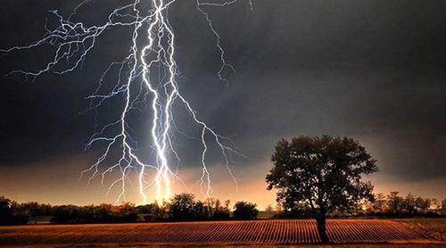 আজ ৪ বিভাগে বজ্রবৃষ্টির পূর্বাভাস