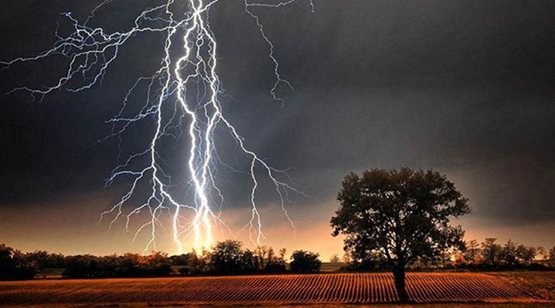 আজ ৪ বিভাগে বজ্রবৃষ্টির পূর্বাভাস