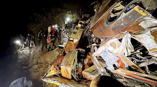 নেপালে নদীতে বাস উল্টে প্রাণ গেল ১৮ জনের