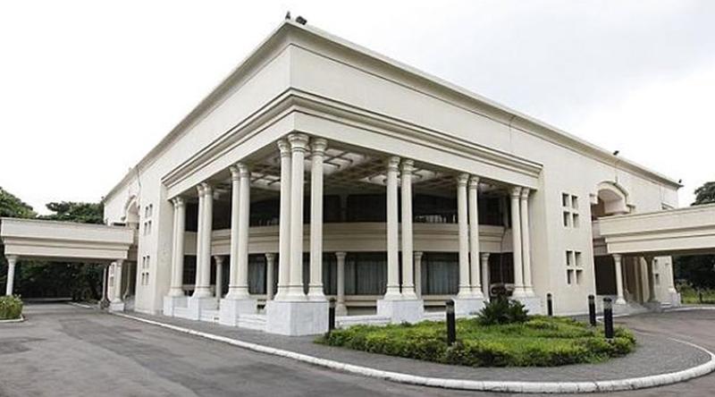 সাবেক উপদেষ্টাদের চলতি মাসেই সরকারি বাসা ছাড়ার নির্দেশনা, না হলে দিতে হবে ভাড়া