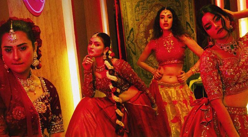 ‘ঢাকা শহর আসলে মেয়েদের জন্য একটা প্রেশার কুকার’