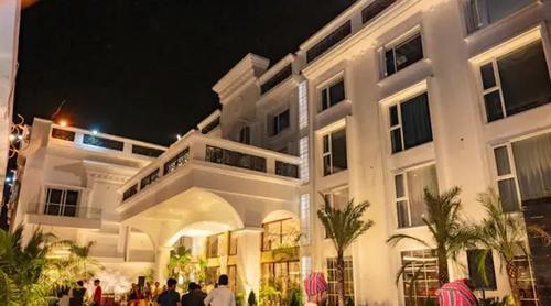 বাংলাদেশিদের ওপর থেকে নিষেধাজ্ঞা তুলে নিল শিলিগুঁড়ির হোটেল মালিকরা