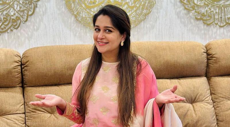 আবারও অসুস্থ হয়ে হাসপাতালে দীপিকা!