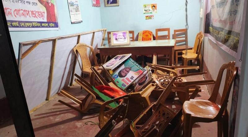 নাটোরে বিএনপির কার্যালয় ভাঙচুর