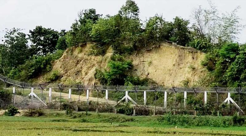 নাইক্ষ্যংছড়ি সীমান্তে অনুপ্রবেশকালে ‘আরাকান আর্মির’ ৩ সদস্য আটক
