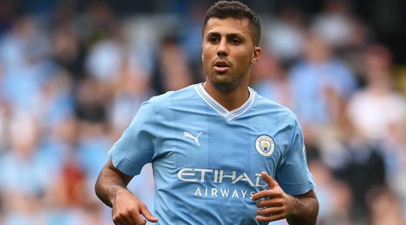 রদ্রিকে দলে ভেড়াতে মাঠে নামছে দুই চিরপ্রতিদ্বন্দ্বী