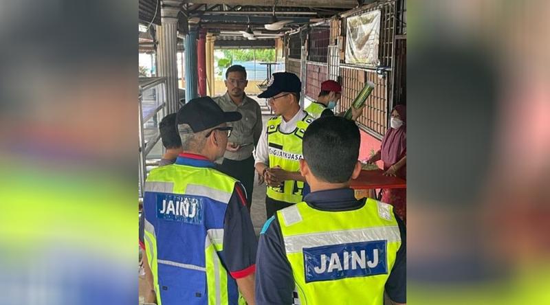 রমজানে জনসম্মুখে পানাহারের অভিযোগে মালয়েশিয়ায় দুই বাংলাদেশিসহ আটক ৬