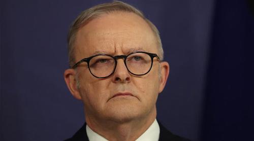 বাসভবন থেকে সরিয়ে নেওয়া হলো অস্ট্রেলিয়ার প্রধানমন্ত্রীকে