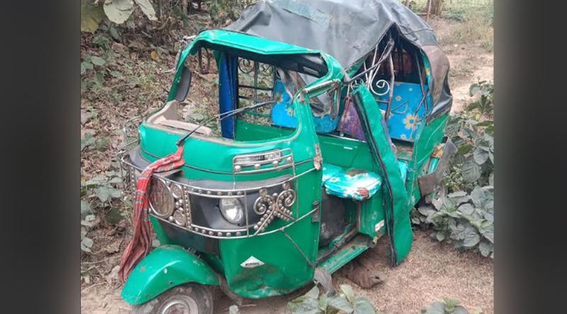 রাঙামাটিতে অটোরিকশা খাদে পড়ে আহত ২