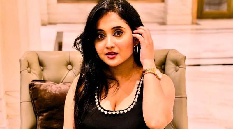 বৃন্দাবনহীন কেটেছে অভিনেত্রী সৌমিতৃষা জন্মদিন