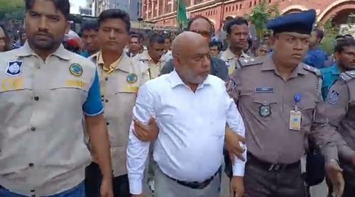 আওয়ামী নেতাকে জামিন দেওয়ায় এজলাসে বিশৃঙ্খলা, বিএনপিপন্থী আইনজীবী নেতা গ্রেপ্তার