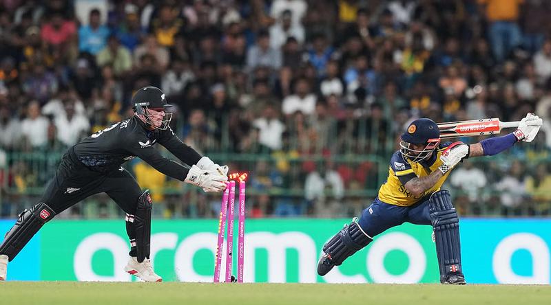 নিউজিল্যান্ডের কাছে হেরে সুপার এইট থেকে বিদায় নিল শ্রীলঙ্কা