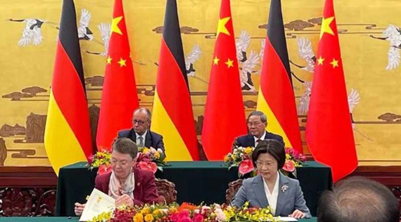 চীন সফরে জার্মান চ্যান্সেলর, নিবিড় ও অবাধ অর্থনৈতিক সহযোগিতার প্রত্যাশা